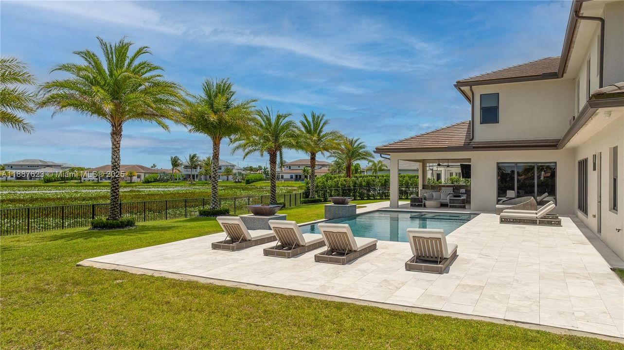 Active With Contract: $2,700,000 (6 beds, 6 baths, 4501 Square Feet)