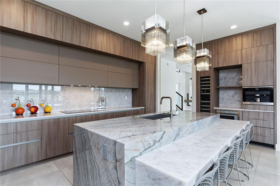 Active With Contract: $2,700,000 (6 beds, 6 baths, 4501 Square Feet)