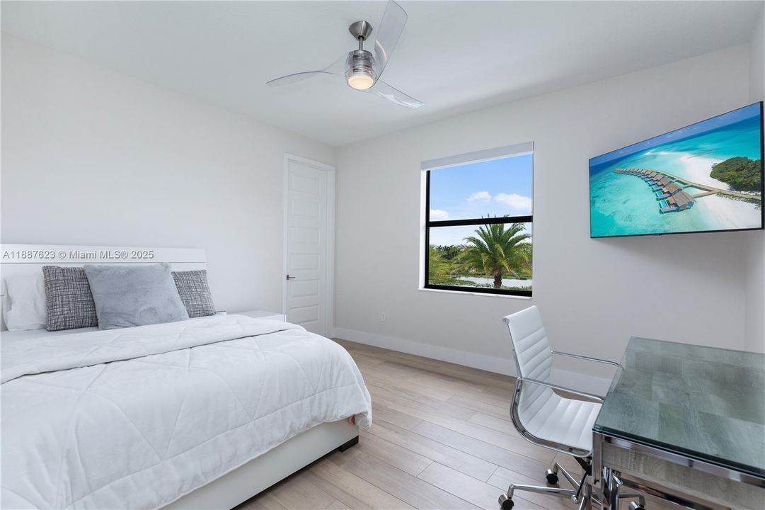 Bedroom (4th bedroom en suite upstairs)