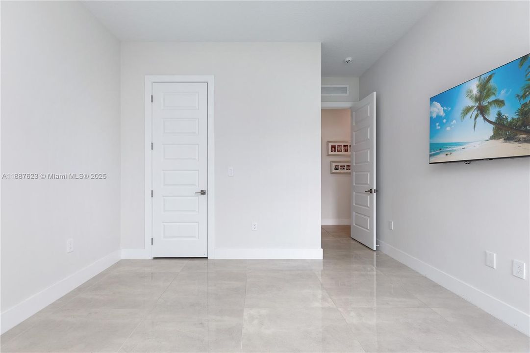 Bedroom (5th bedroom en suite downstairs)