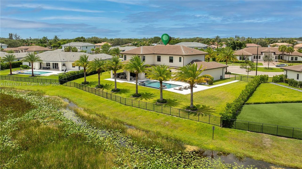 Active With Contract: $2,700,000 (6 beds, 6 baths, 4501 Square Feet)