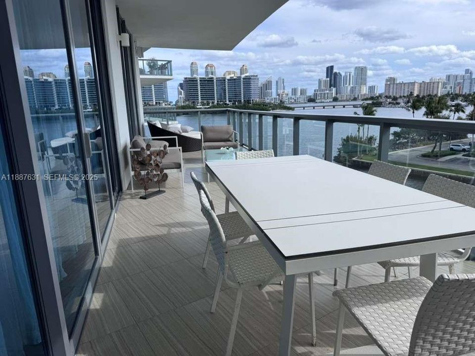 For Rent: $11,500 (4 beds, 5 baths, 2518 Square Feet)