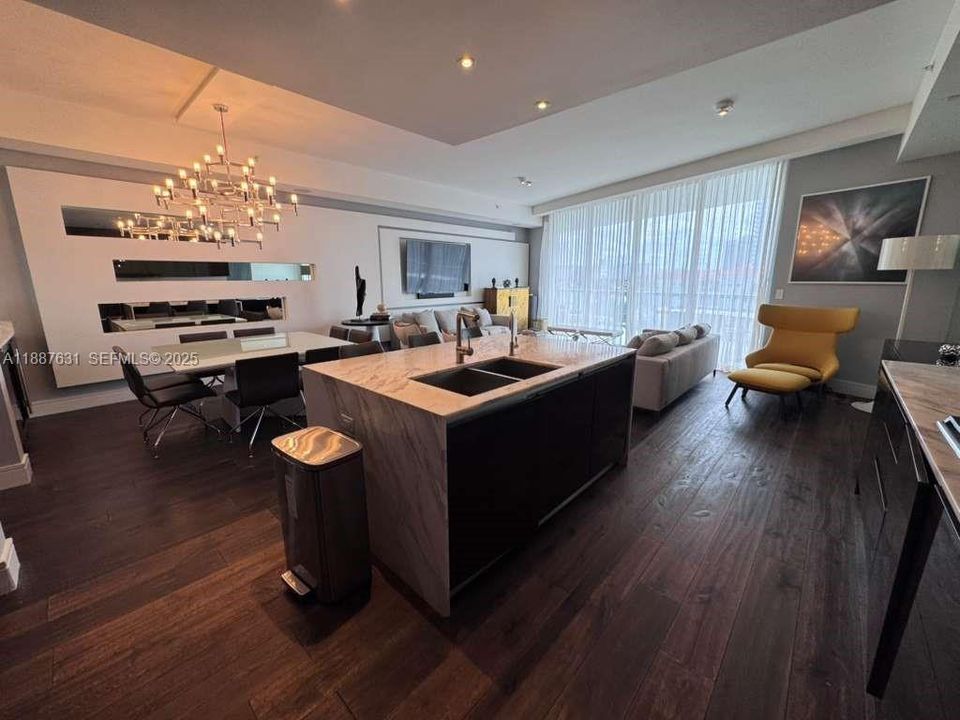 For Rent: $11,500 (4 beds, 5 baths, 2518 Square Feet)