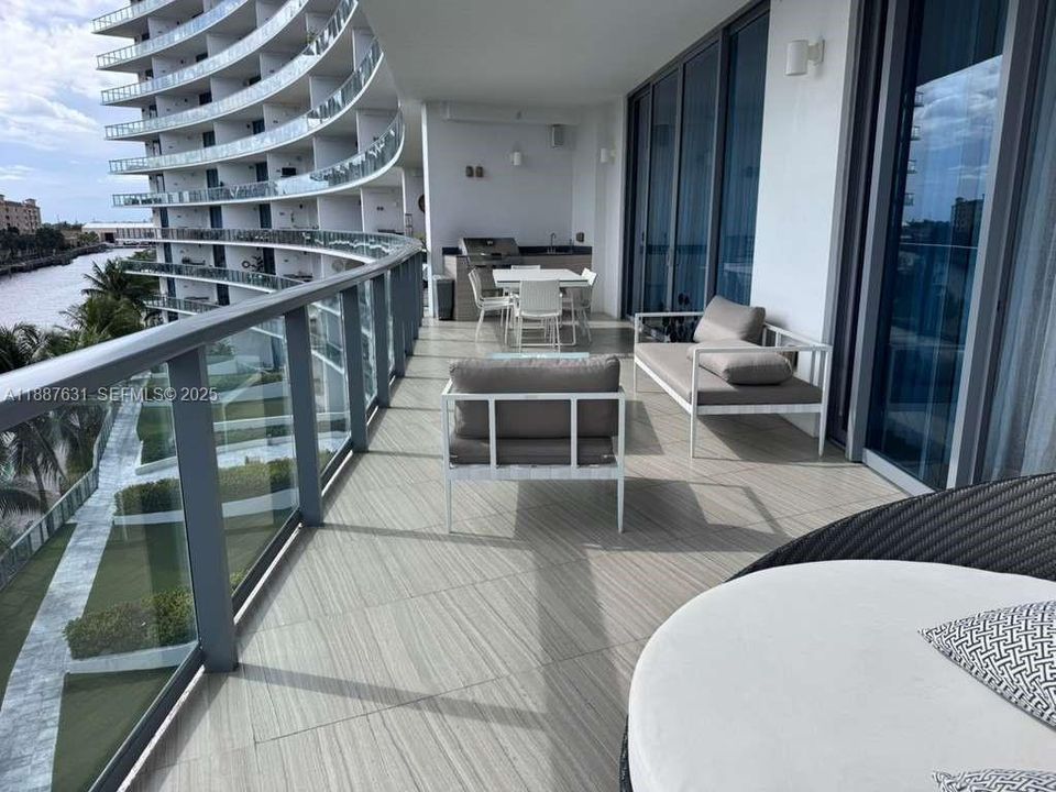 For Rent: $11,500 (4 beds, 5 baths, 2518 Square Feet)