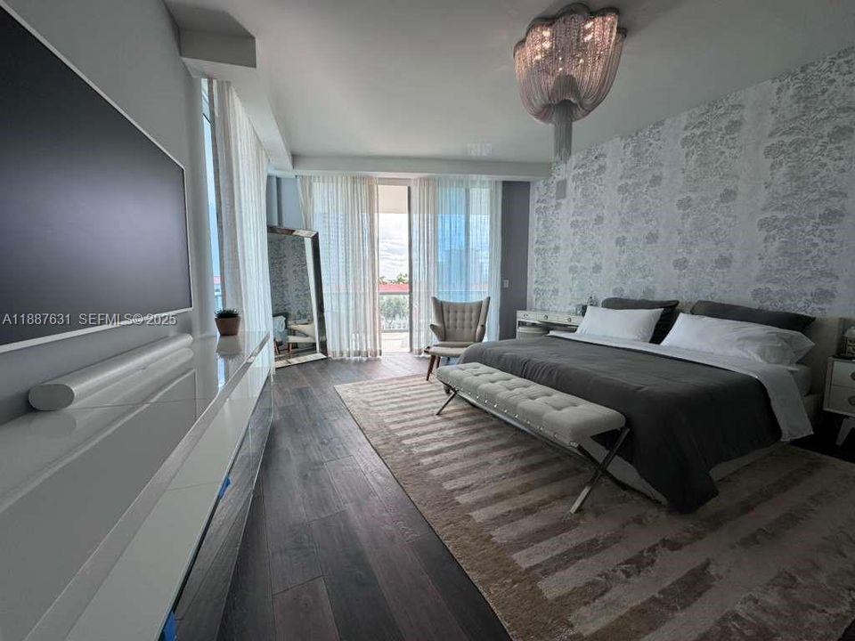 For Rent: $11,500 (4 beds, 5 baths, 2518 Square Feet)