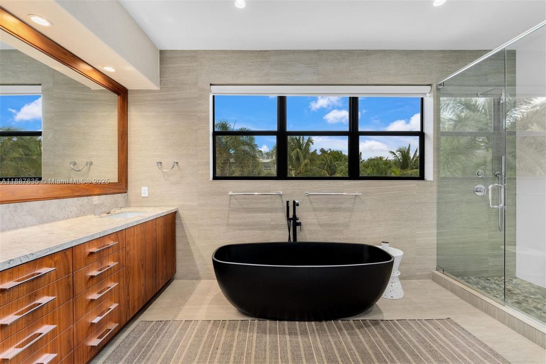 待售: $9,397,000 (6 贝兹, 7 浴室, 5528 平方英尺)