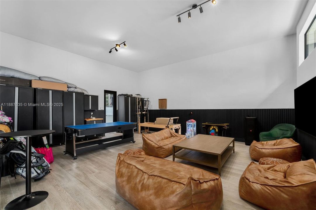 待售: $9,397,000 (6 贝兹, 7 浴室, 5528 平方英尺)