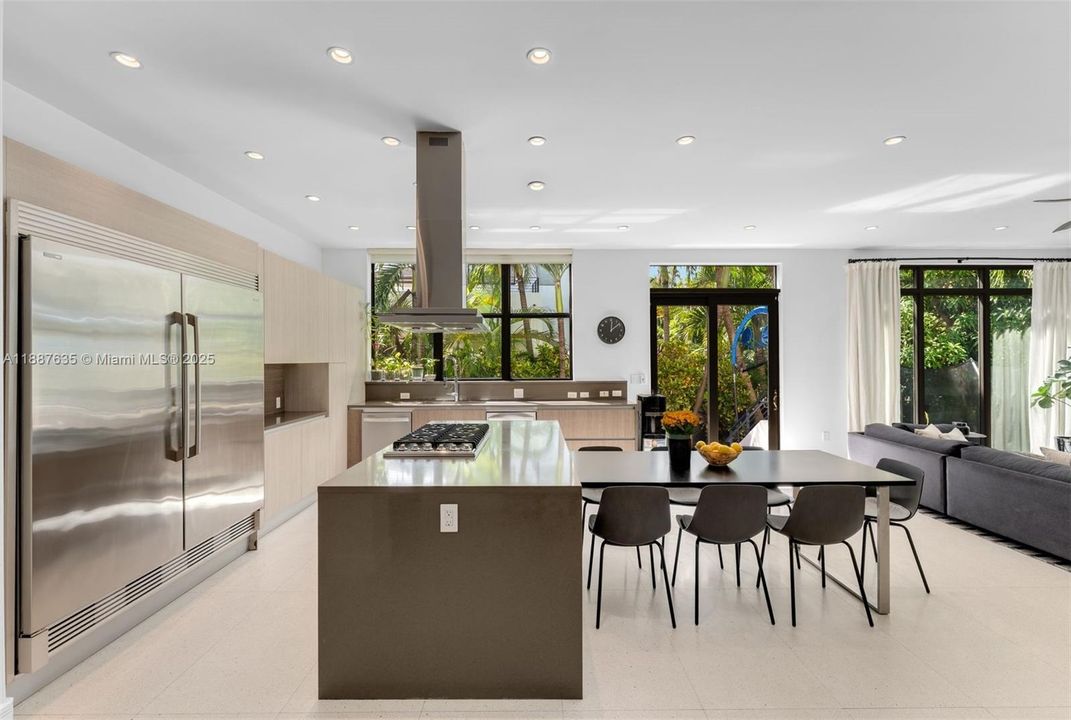 待售: $9,397,000 (6 贝兹, 7 浴室, 5528 平方英尺)