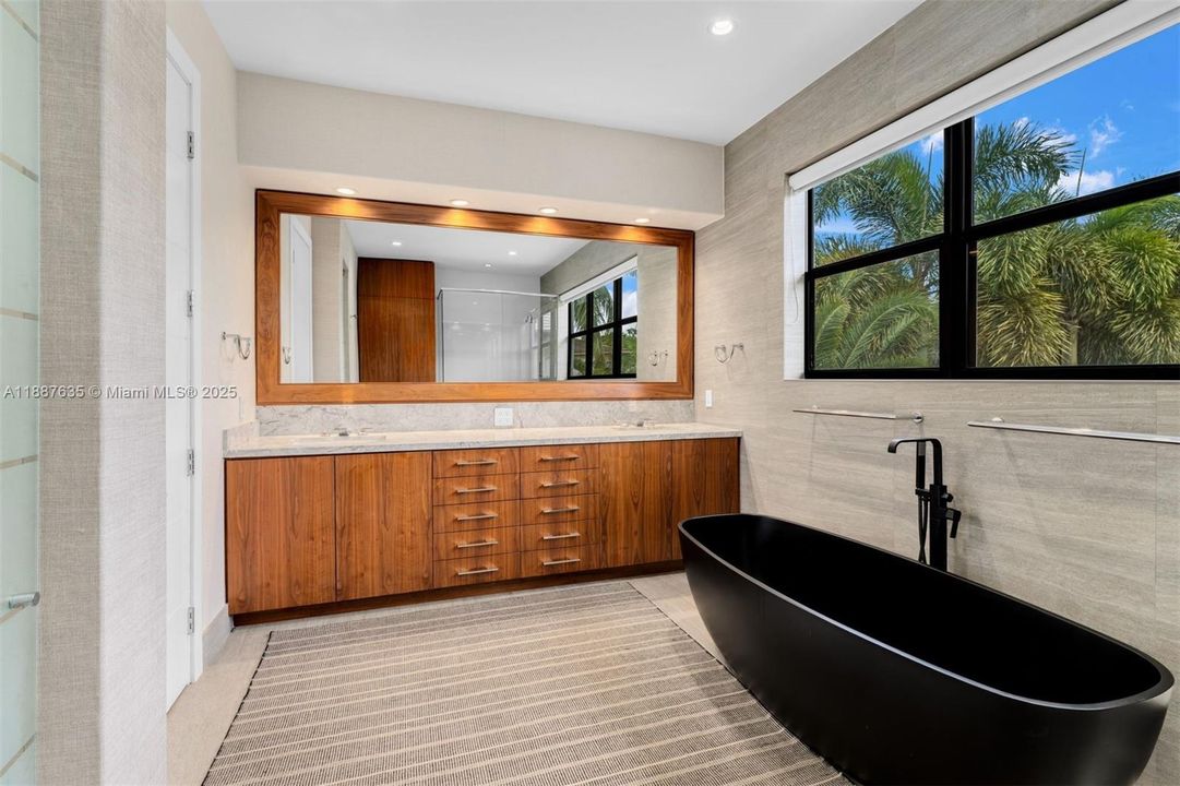 待售: $9,397,000 (6 贝兹, 7 浴室, 5528 平方英尺)