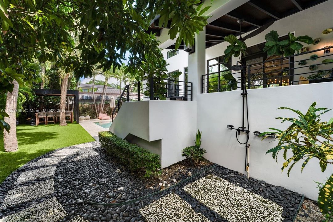 待售: $9,397,000 (6 贝兹, 7 浴室, 5528 平方英尺)