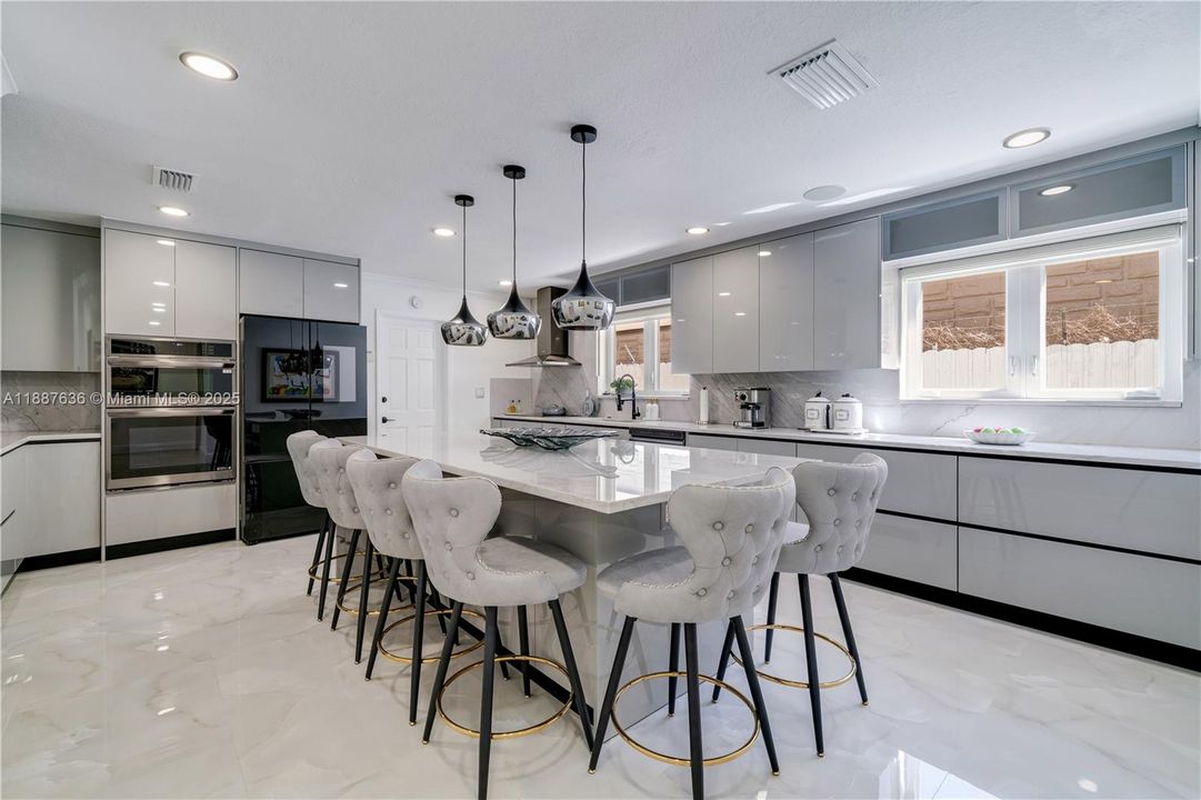 Recently Sold: $1,800,000 (4 beds, 3 baths, 3255 Square Feet)