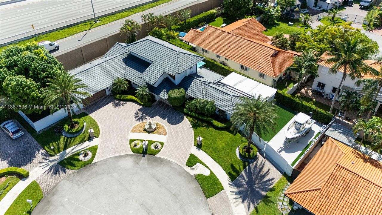 Recently Sold: $1,800,000 (4 beds, 3 baths, 3255 Square Feet)