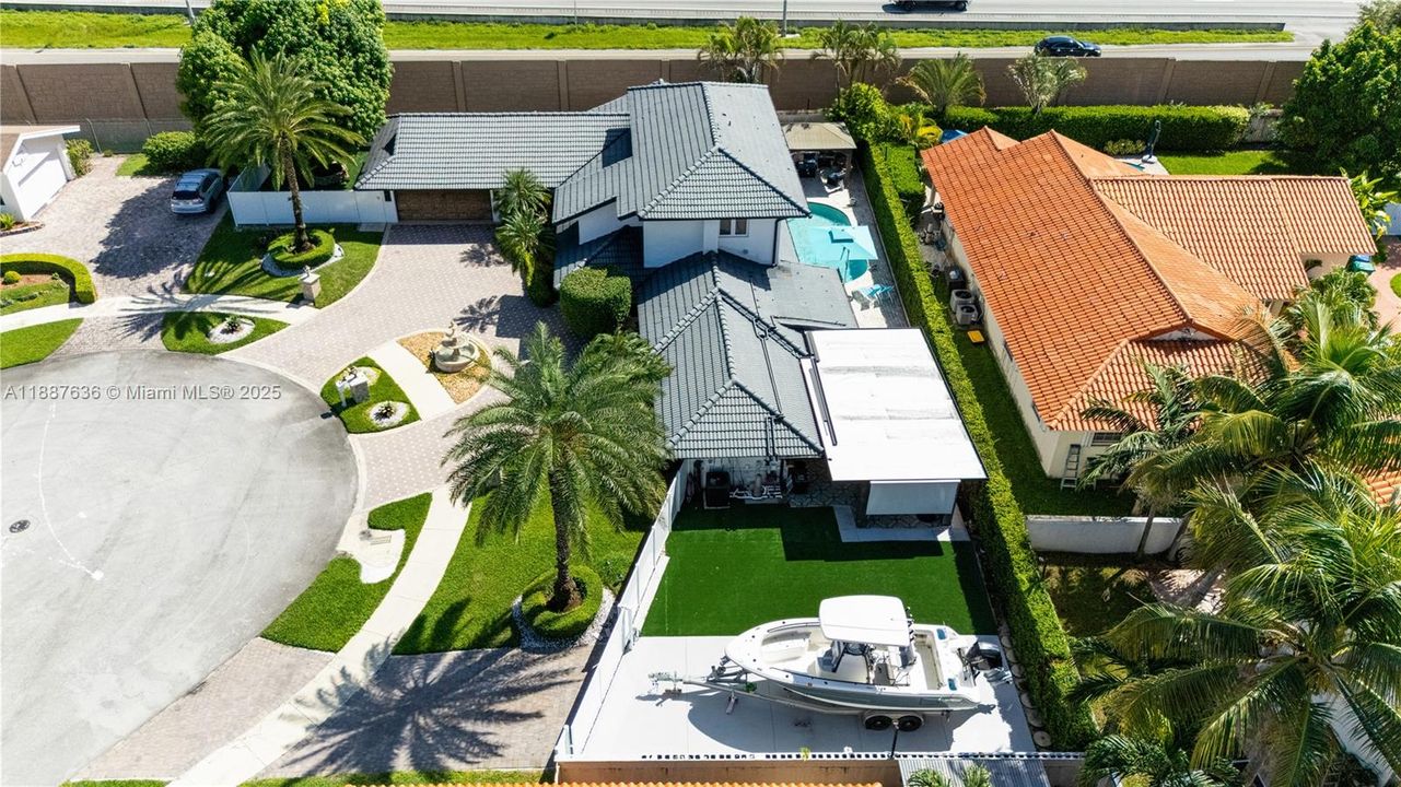 Recently Sold: $1,800,000 (4 beds, 3 baths, 3255 Square Feet)
