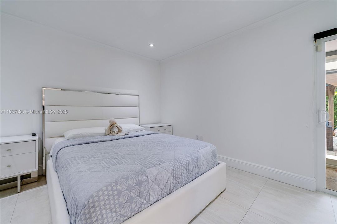 Recently Sold: $1,800,000 (4 beds, 3 baths, 3255 Square Feet)