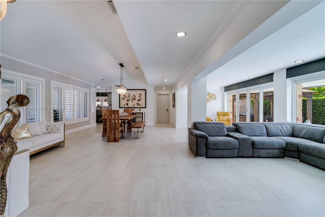 Recently Sold: $1,800,000 (4 beds, 3 baths, 3255 Square Feet)