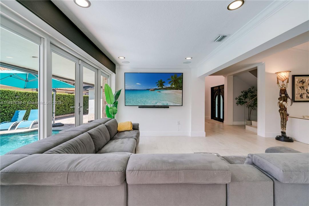 Recently Sold: $1,800,000 (4 beds, 3 baths, 3255 Square Feet)