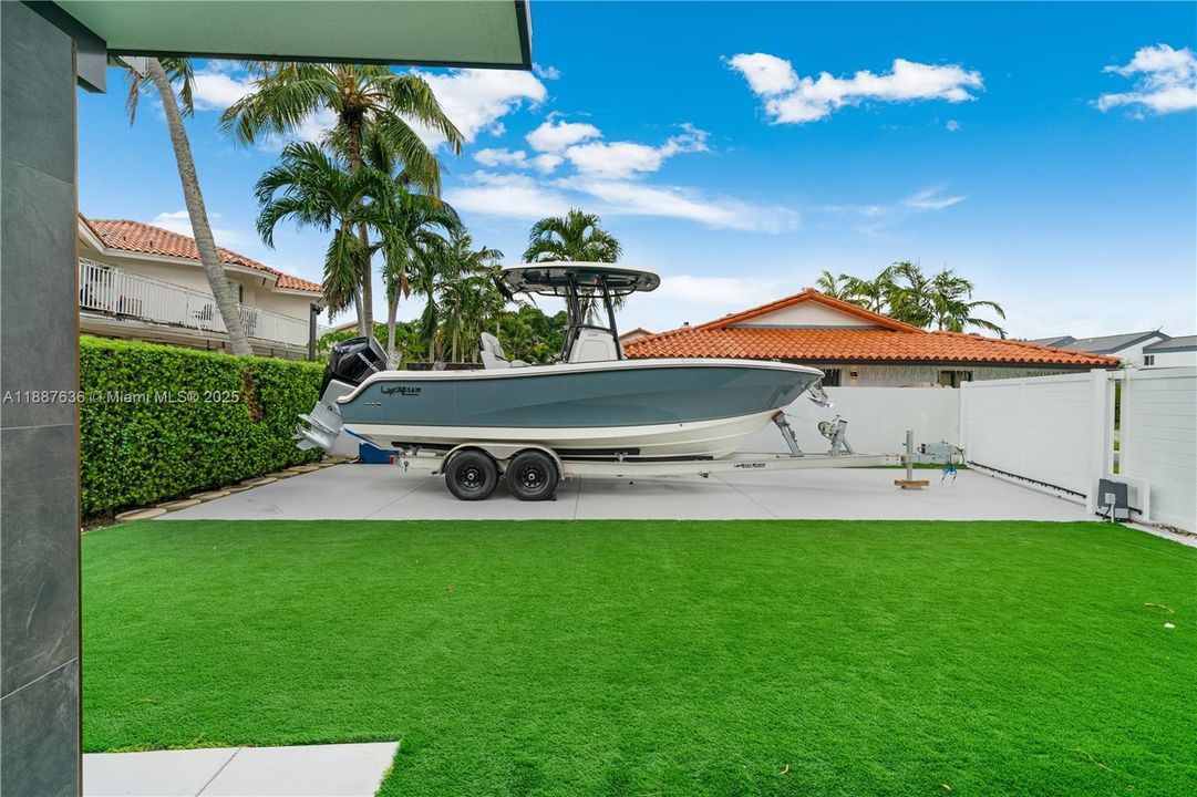 Recently Sold: $1,800,000 (4 beds, 3 baths, 3255 Square Feet)