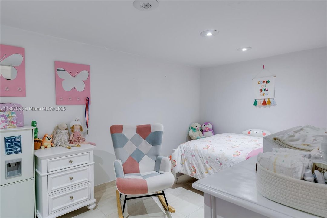 Recently Sold: $1,800,000 (4 beds, 3 baths, 3255 Square Feet)