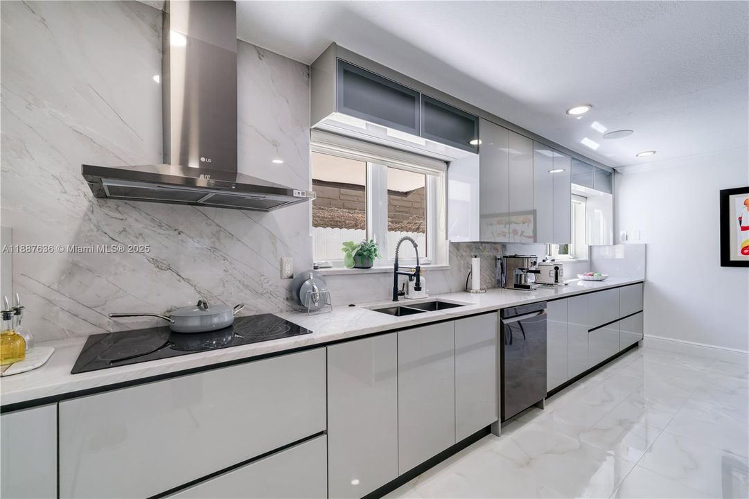 Recently Sold: $1,800,000 (4 beds, 3 baths, 3255 Square Feet)