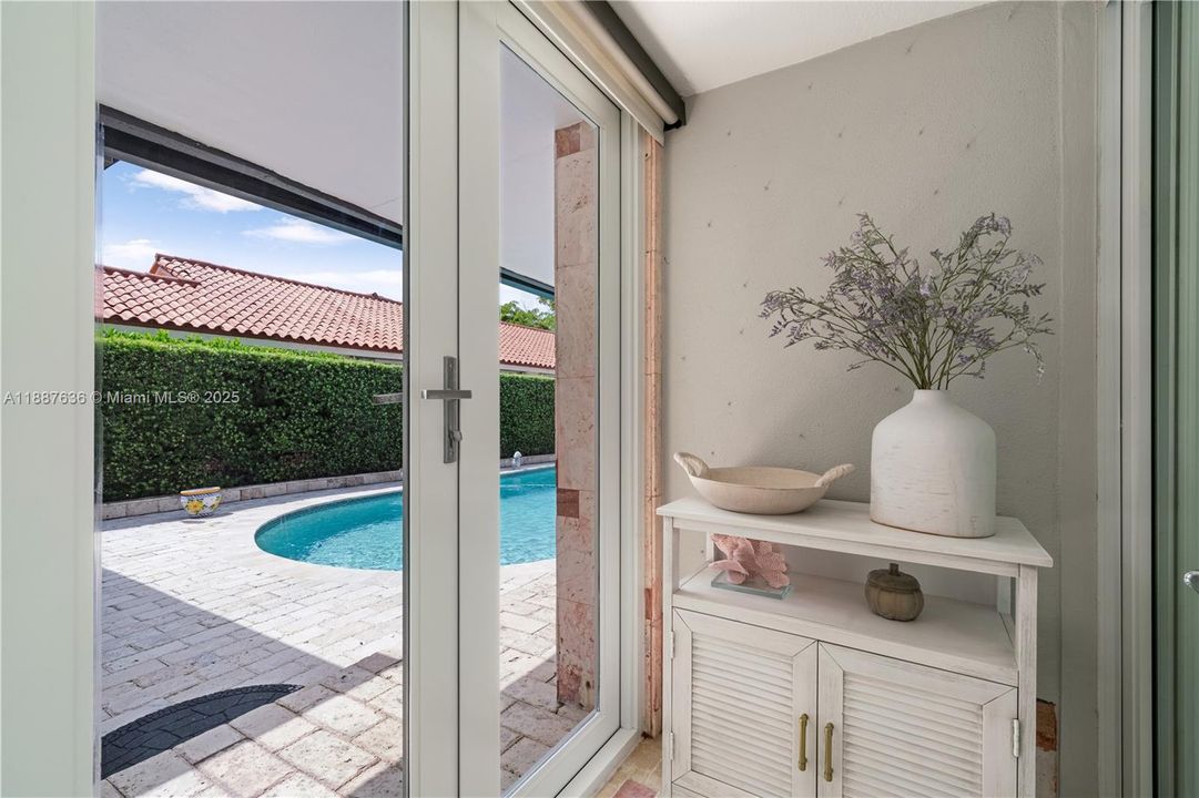 Recently Sold: $1,800,000 (4 beds, 3 baths, 3255 Square Feet)