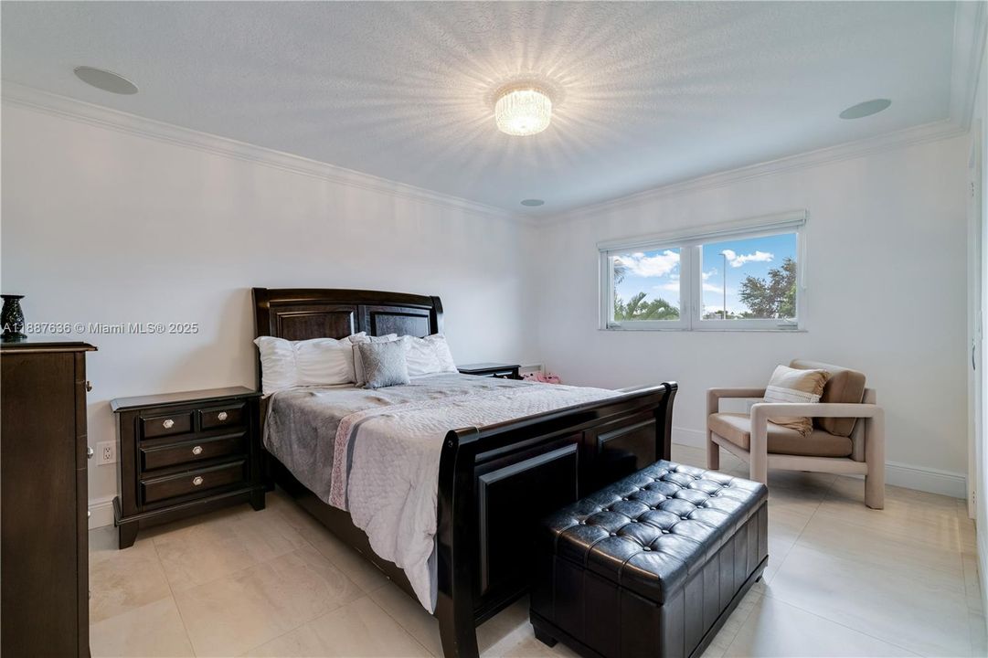 Recently Sold: $1,800,000 (4 beds, 3 baths, 3255 Square Feet)