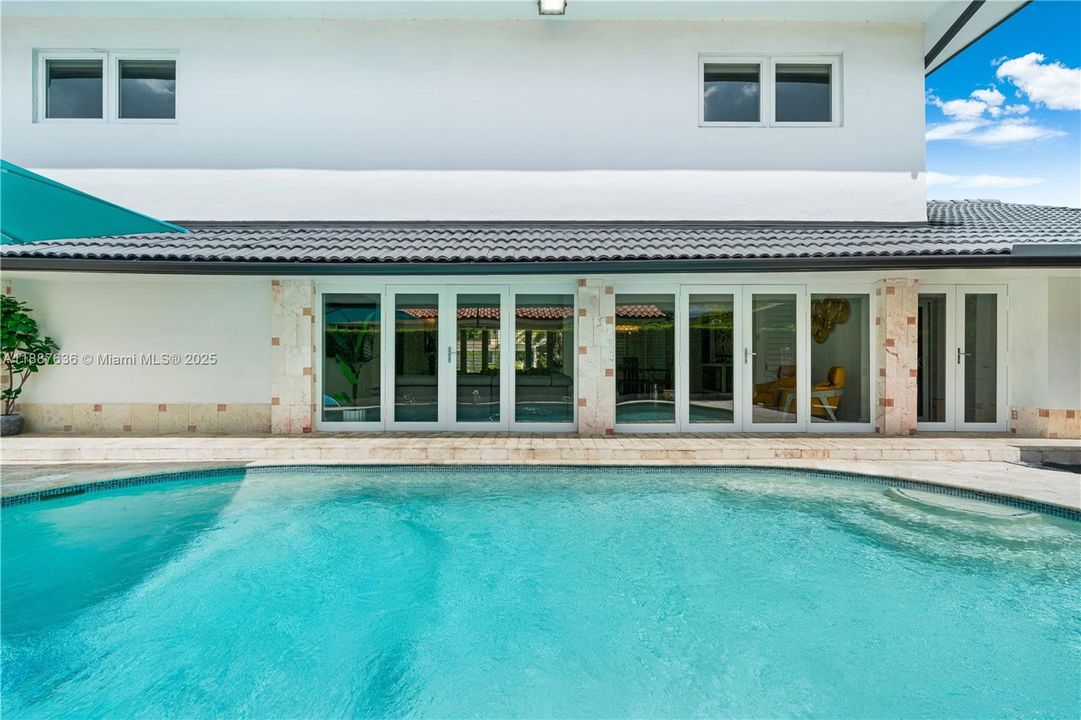 Recently Sold: $1,800,000 (4 beds, 3 baths, 3255 Square Feet)