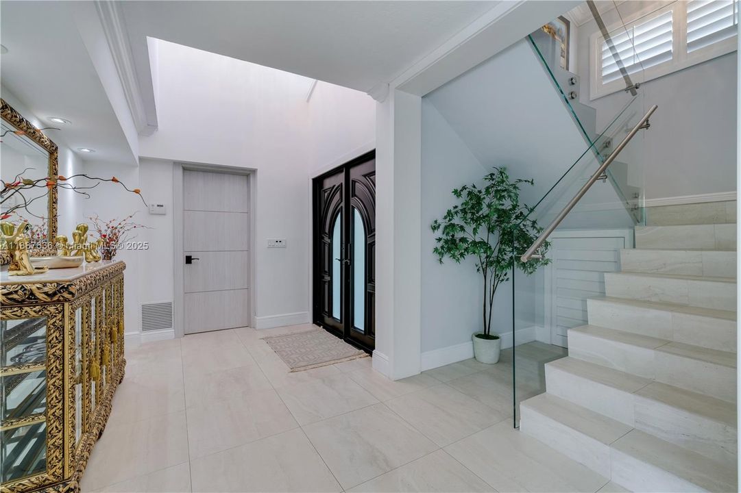 Recently Sold: $1,800,000 (4 beds, 3 baths, 3255 Square Feet)