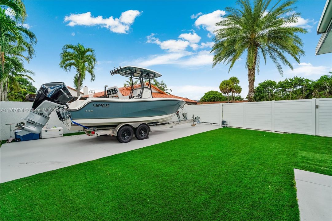 Recently Sold: $1,800,000 (4 beds, 3 baths, 3255 Square Feet)