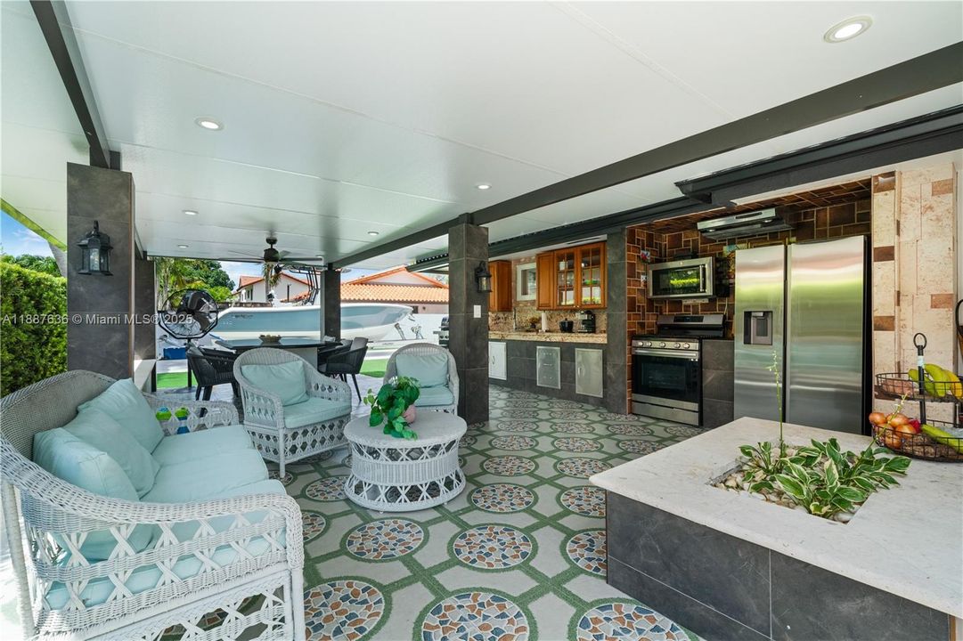 Recently Sold: $1,800,000 (4 beds, 3 baths, 3255 Square Feet)