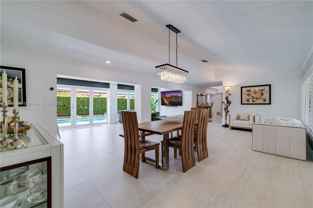 Recently Sold: $1,800,000 (4 beds, 3 baths, 3255 Square Feet)