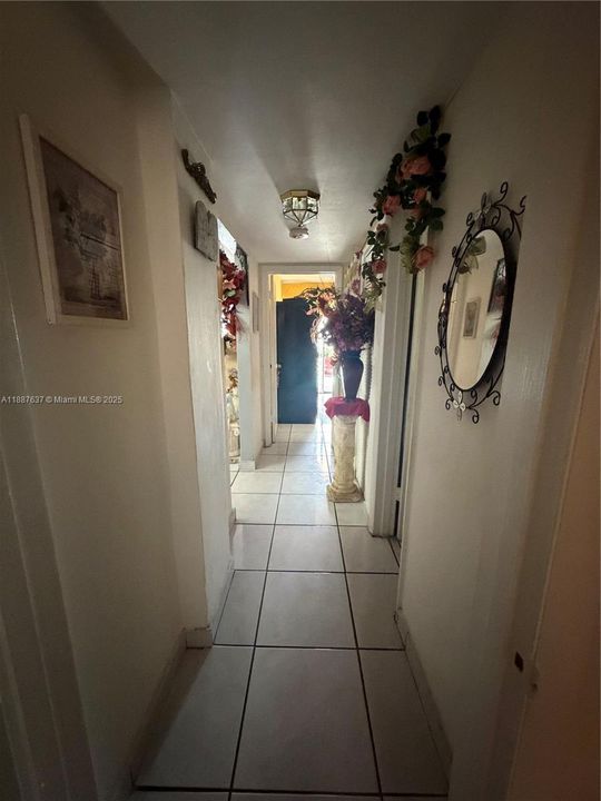 Activo con contrato: $220,000 (2 camas, 1 baños, 998 Pies cuadrados)