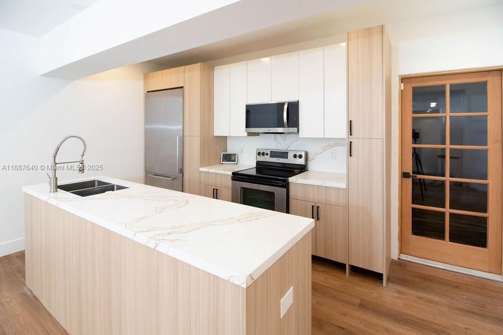 For Sale: $1,450,000 (4 beds, 3 baths, 2304 Square Feet)