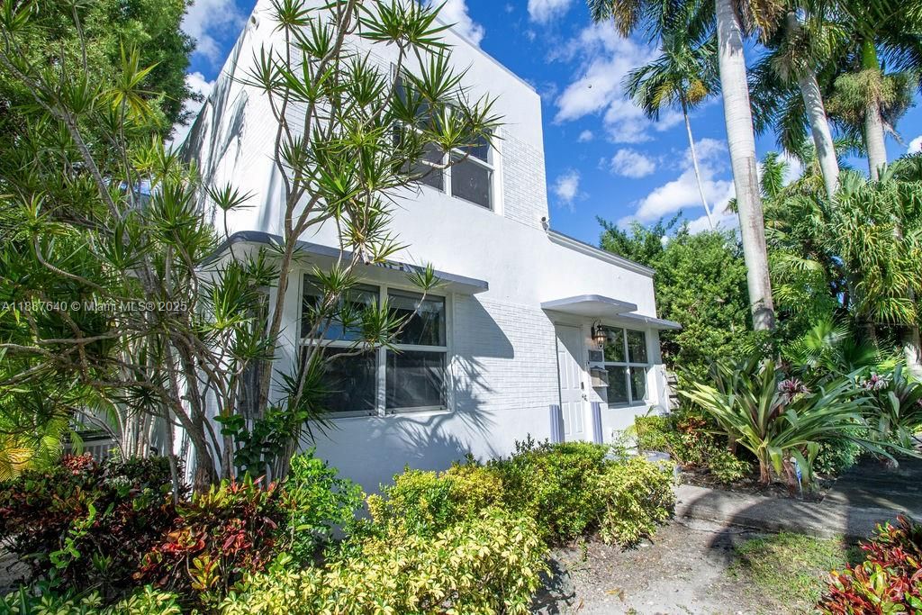 For Sale: $1,450,000 (4 beds, 3 baths, 2304 Square Feet)