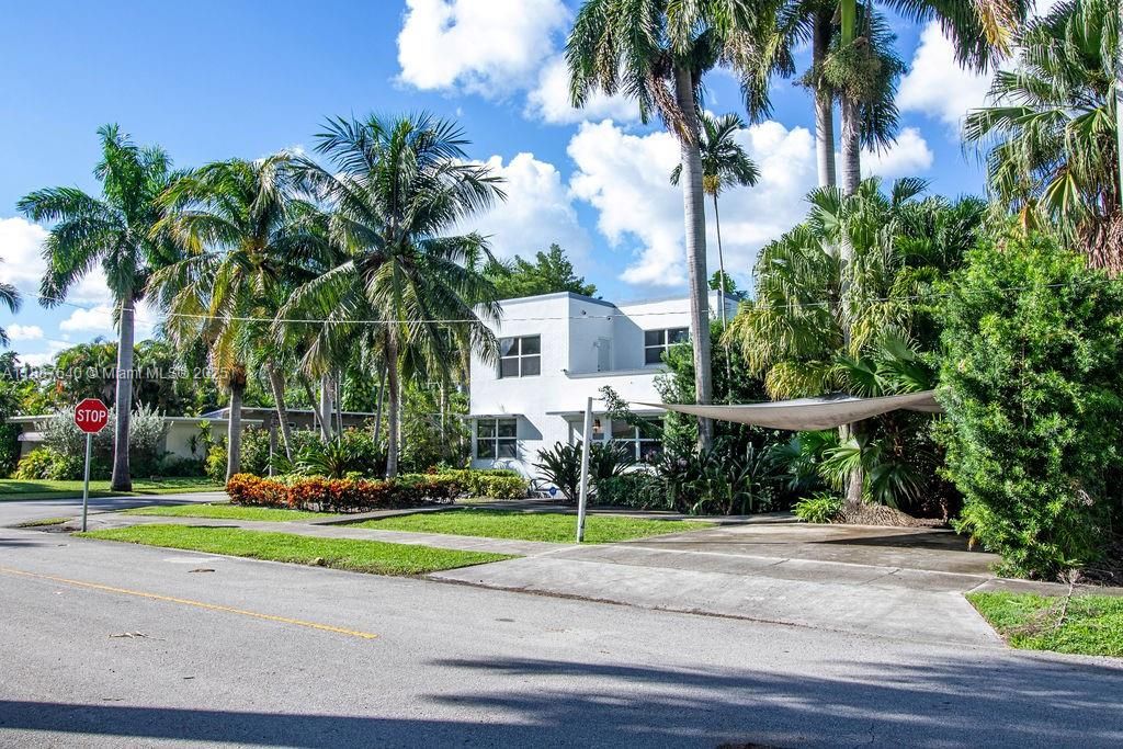 For Sale: $1,450,000 (4 beds, 3 baths, 2304 Square Feet)