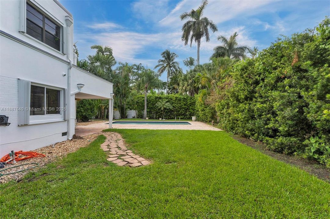 For Sale: $1,450,000 (4 beds, 3 baths, 2304 Square Feet)