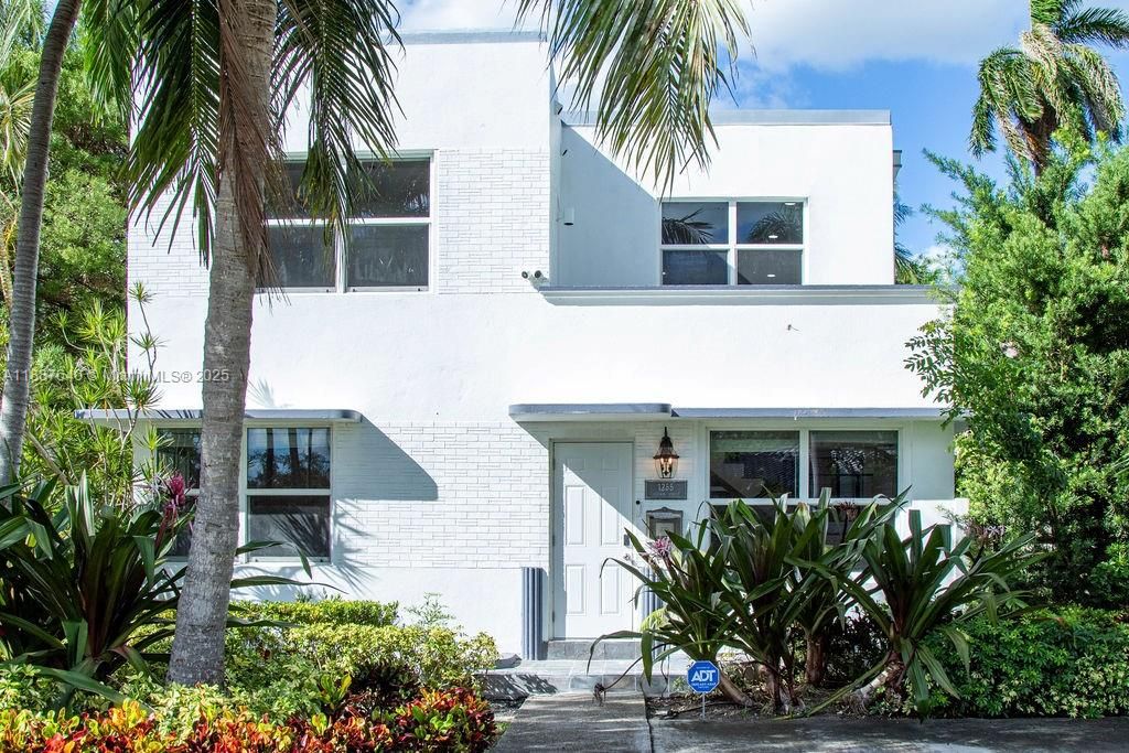 For Sale: $1,450,000 (4 beds, 3 baths, 2304 Square Feet)