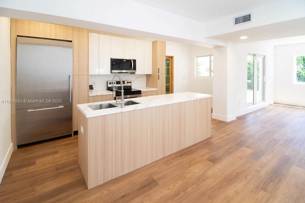 For Sale: $1,450,000 (4 beds, 3 baths, 2304 Square Feet)