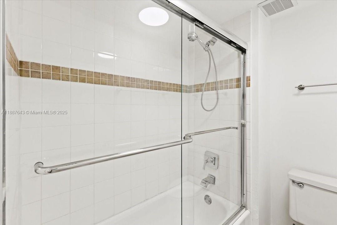 For Sale: $309,500 (2 beds, 2 baths, 1231 Square Feet)