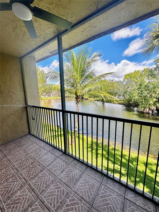 For Sale: $309,500 (2 beds, 2 baths, 1231 Square Feet)