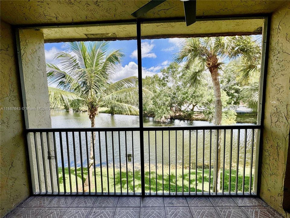 For Sale: $309,500 (2 beds, 2 baths, 1231 Square Feet)