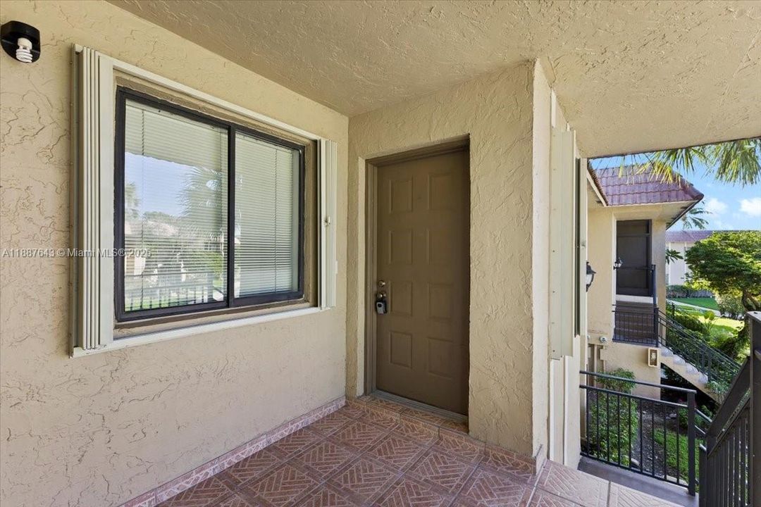 For Sale: $309,500 (2 beds, 2 baths, 1231 Square Feet)