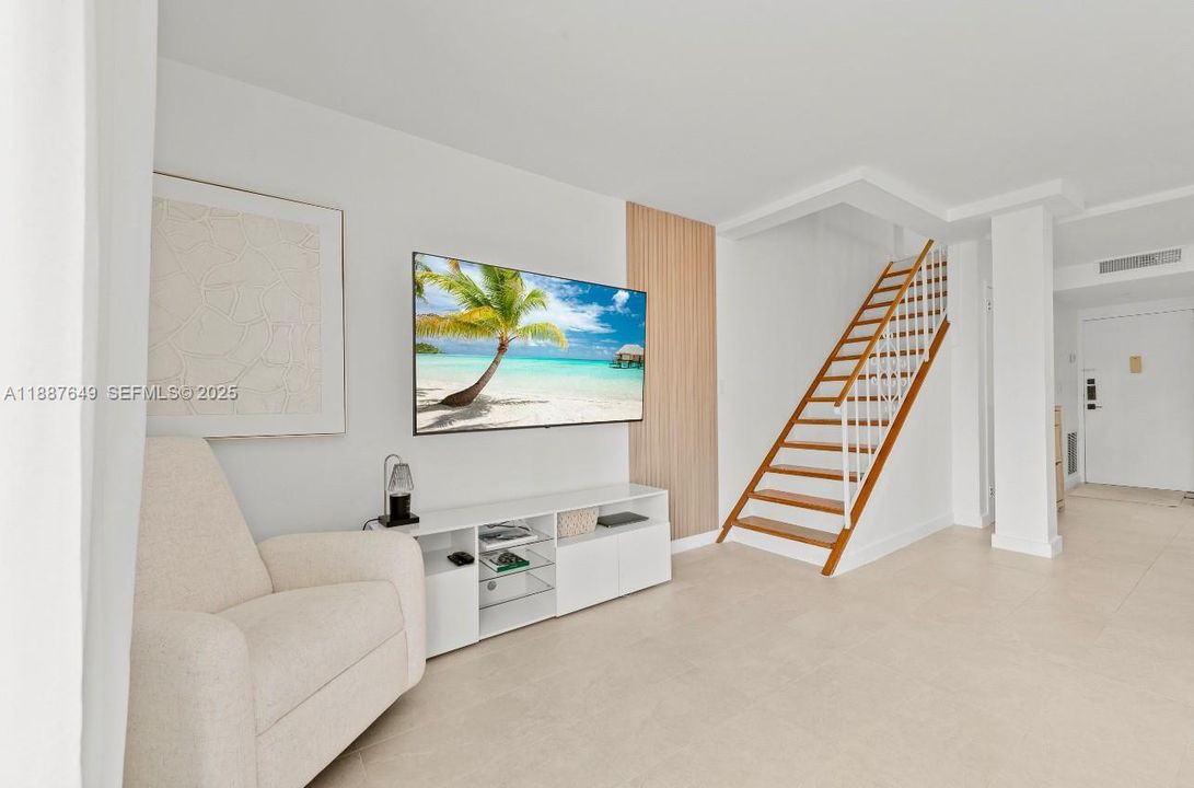 待售: $449,000 (2 贝兹, 1 浴室, 1030 平方英尺)