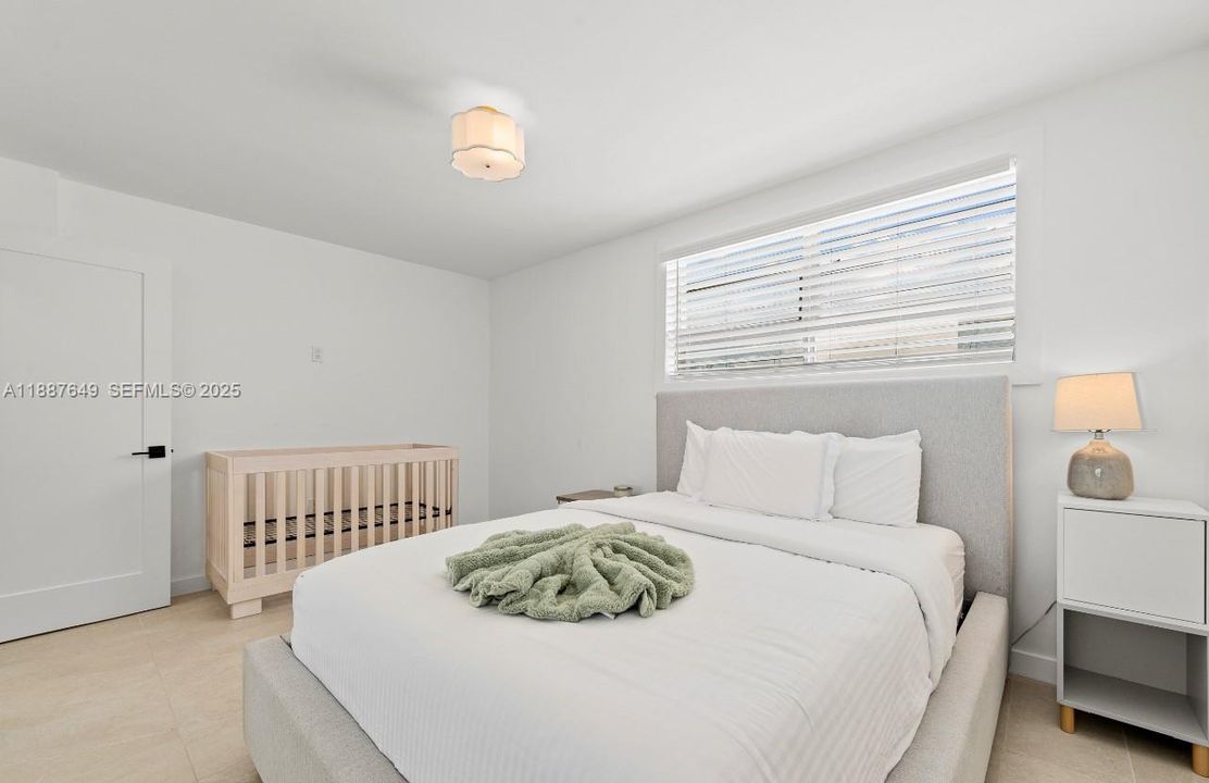 待售: $449,000 (2 贝兹, 1 浴室, 1030 平方英尺)