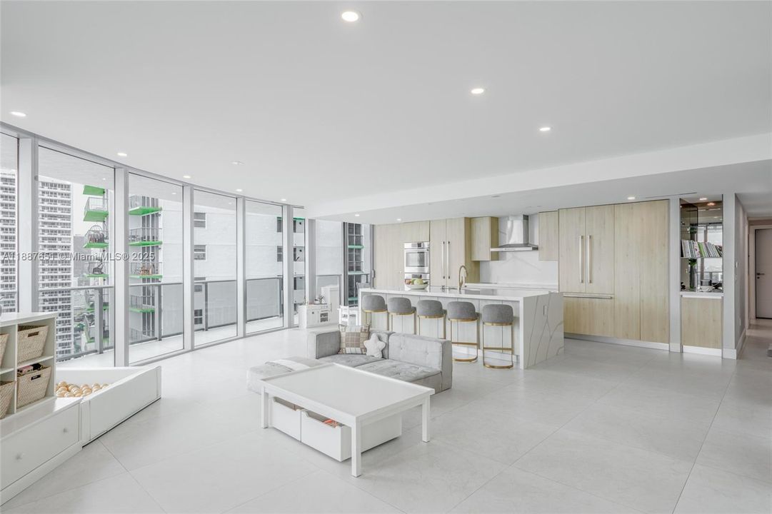 Недавно арендовано: $26,000 (4 спален, 5 ванн, 4726 Квадратных фут)