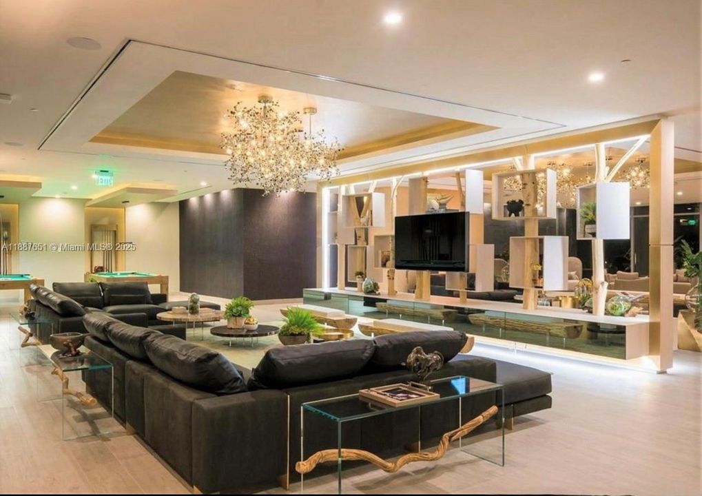 Недавно арендовано: $26,000 (4 спален, 5 ванн, 4726 Квадратных фут)