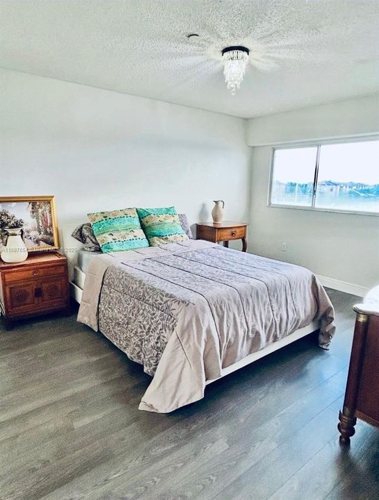 Vendido Recientemente: $214,000 (2 camas, 2 baños, 1207 Pies cuadrados)