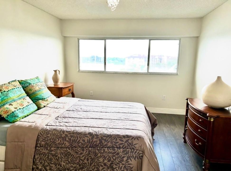 Vendido Recientemente: $214,000 (2 camas, 2 baños, 1207 Pies cuadrados)