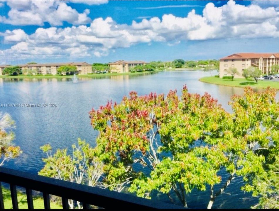 Vendido Recientemente: $214,000 (2 camas, 2 baños, 1207 Pies cuadrados)