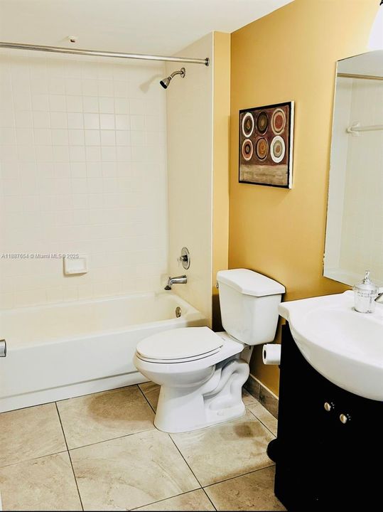 Vendido Recientemente: $214,000 (2 camas, 2 baños, 1207 Pies cuadrados)