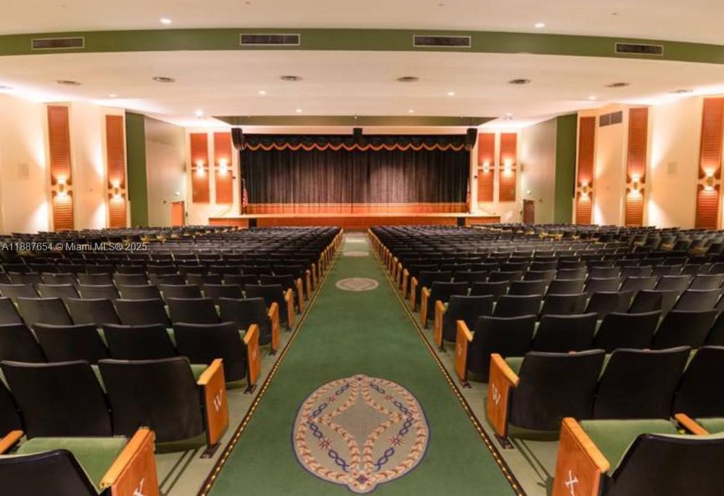 Vendido Recientemente: $214,000 (2 camas, 2 baños, 1207 Pies cuadrados)